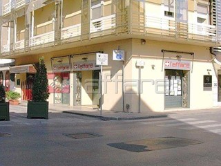 Attività commerciale in Vendita a Lucca, 150'000€, 80 m²