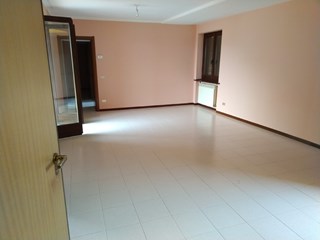 Trilocale in Vendita a Omegna, zona Bagnella, 150'000€, 85 m²