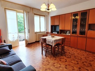 Trilocale in Vendita a Rescaldina, zona vicino zona pedonale e parco giochi bambini, 69'000€, 95 m²