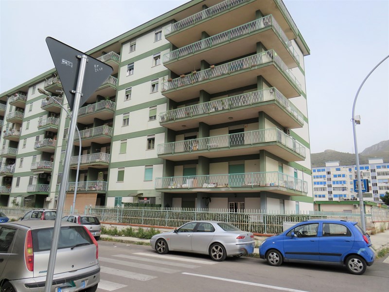 Appartamento in Vendita a Palermo, zona oreto, 197'000€, 165 m²