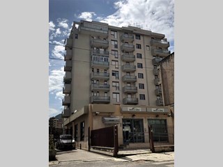 Trilocale in Vendita a Palermo, zona oreto, 110'000€, 107 m²