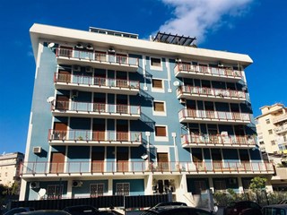 Quadrilocale in Vendita a Palermo, zona galilei, 240'000€, 133 m²