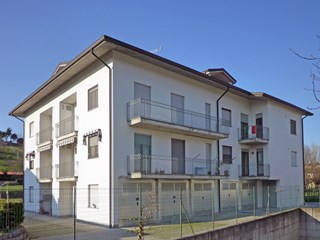 Mansarda in Vendita a Castagnole delle Lanze, zona VIA FRATELLI VICARI, 55'000&euro;