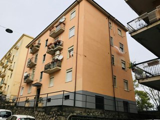 Quadrilocale in Vendita a Catanzaro, zona Centro , 89'000&euro;, 105 m²
