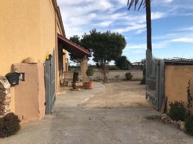 Casa Indipendente in Vendita a Nardò, zona olivari , 180'000€, 177 m², con Box