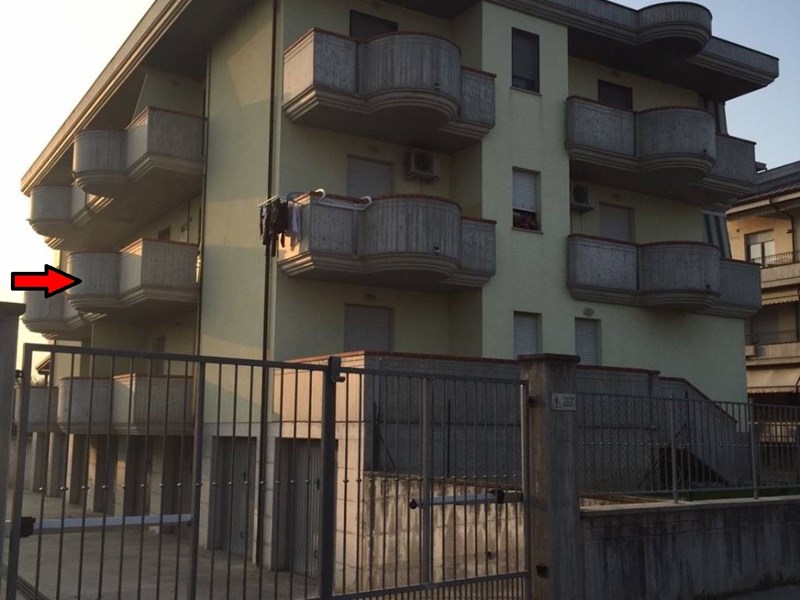 Trilocale in Vendita a Mosciano Sant'Angelo, zona Contrada Mulinetto, 89'000€, 85 m², arredato