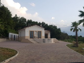 Villa in Affitto a Colonnella, zona  S. Giovanni, 27/A, 2'400&euro;, 250 m², arredato, con Box