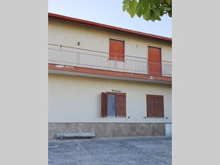 Villa in Vendita a Agropoli, zona S. Paolo, Laureana Cilento, 250'000€, 243m², arredato