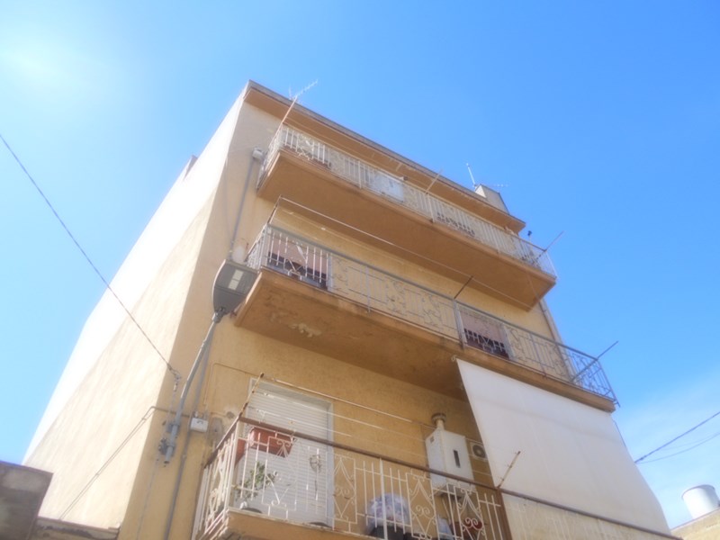 Appartamento in Vendita a Castelvetrano, zona Ospedale, 55'000€, 97 m²