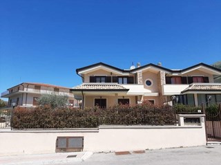 Quadrilocale in Vendita a Cervaro, zona Via Regatello, 85'000€, 65 m²
