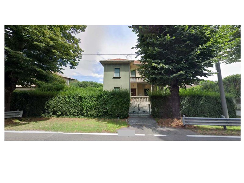 Villa in Vendita a Casorate Sempione, zona Via Sempione n. 26, 255'000€