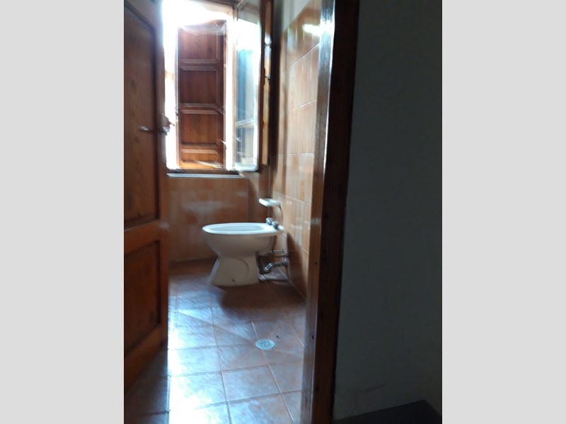Casale in Vendita a Stazzema, zona palagnana, 45'000€, 75 m²