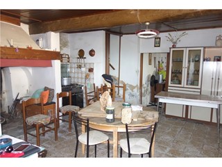 Casale in Vendita a Borgo San Lorenzo, 100'000€, 120 m², con Box