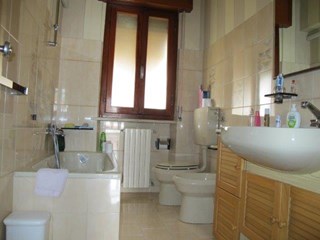 Casa Indipendente in Vendita a Pistoia, zona Nord, 480'000€, 300 m², con Box
