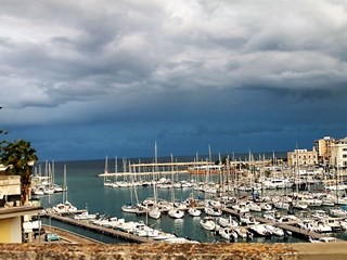 Appartamento in Vendita a Siracusa, zona Via Dell'Arsenale, 385'000&euro;, 215 m²