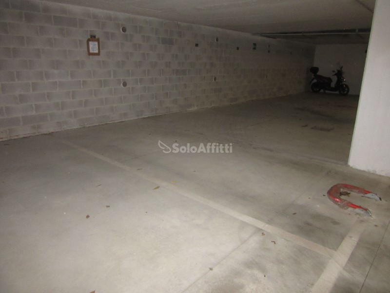Box in Affitto a Sesto Fiorentino, zona Colonnata, 120&euro;, 16 m²