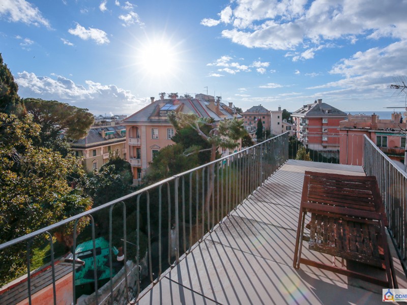 Appartamento in Vendita a Genova, zona Albaro, 900'000€, 220 m²