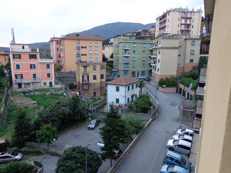Appartamento in Vendita a Genova, zona Bolzaneto, 55'000€, 75 m²