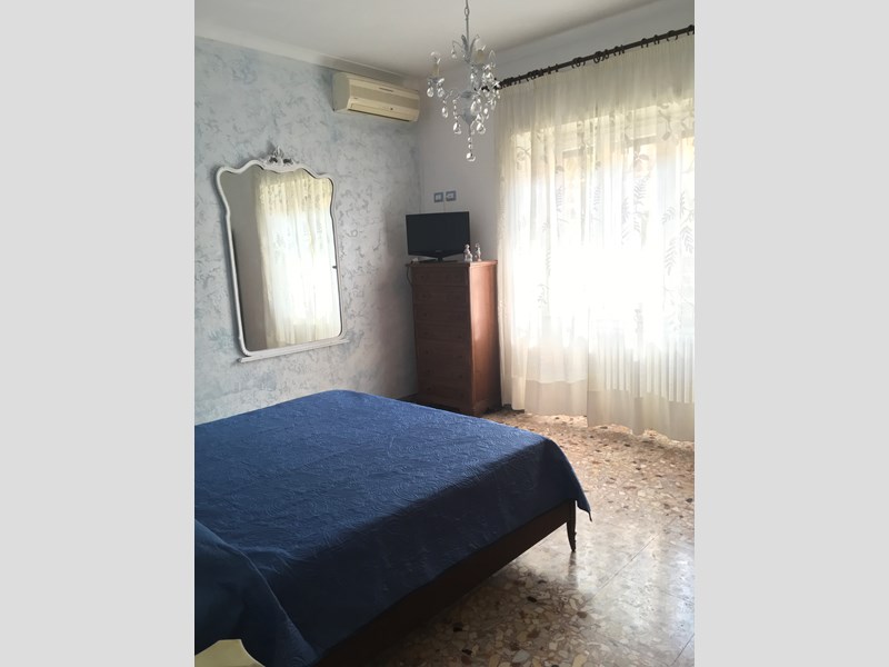 Casa Indipendente in Affitto a Roma, 300€, 80 m², arredato