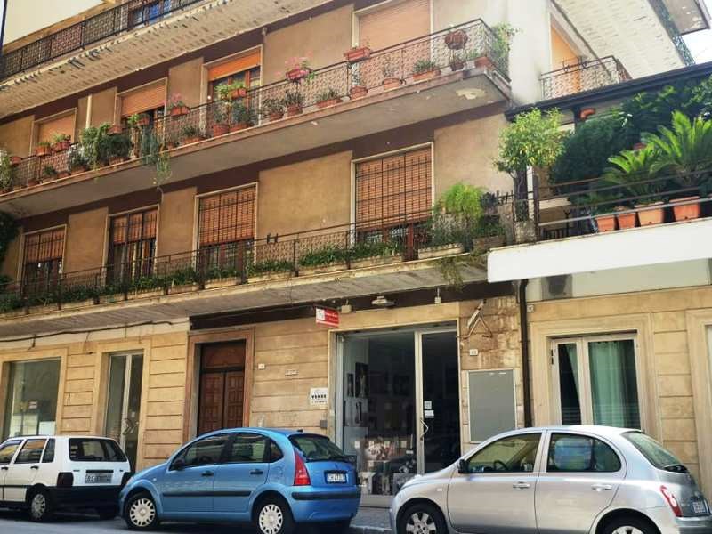 Immobile commerciale in Vendita a Cassino, zona via Carducci, 140'000€, 52 m²