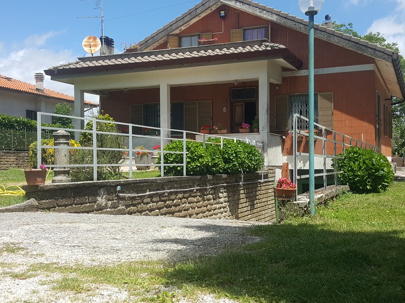 Villa in Vendita a Rocca Priora, zona Via Mediana di Valle Moretta, 298'000€, 270 m², con Box