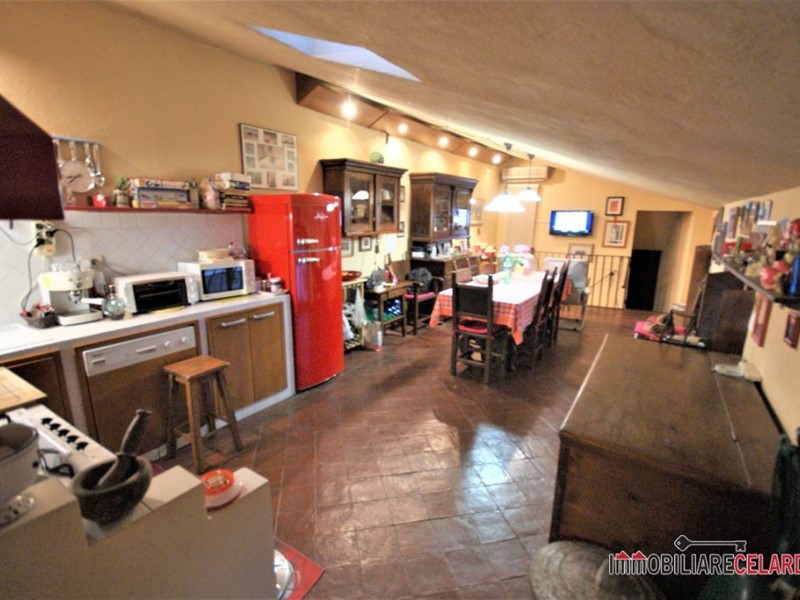 Appartamento in Vendita a Poggibonsi, 245'000&euro;, 227 m²