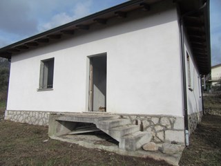 Casa Indipendente in Vendita a Roccasecca, zona Via E. Fermi, 70'000€, 90 m²