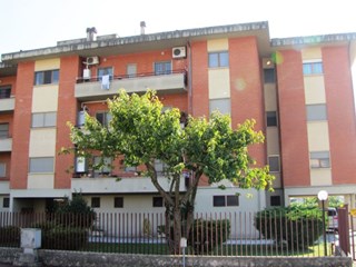 Appartamento in Vendita a Roccasecca, zona via Lazio, 145'000€, 100 m²