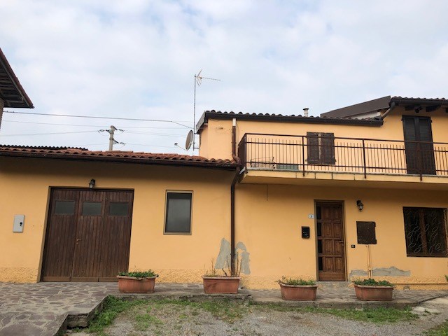 Villetta a schiera in Vendita a Mapello, zona prezzate, 65'000€