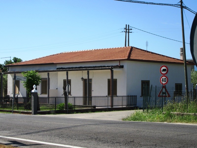 Casa Indipendente in Vendita a Roccasecca, zona via Casilina, 68'000€, 80 m²