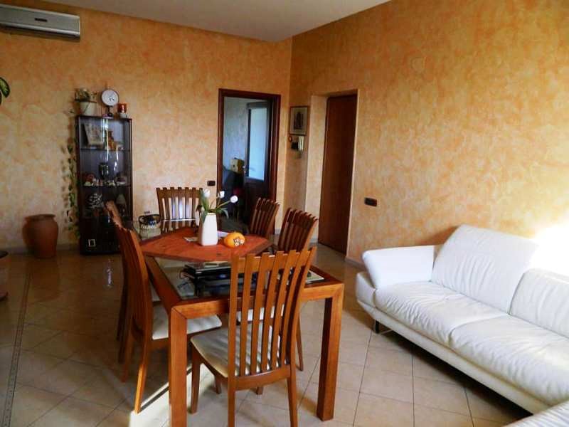 Appartamento in Vendita a Roccasecca, zona via D. Torriero, 129'000€, 100 m²