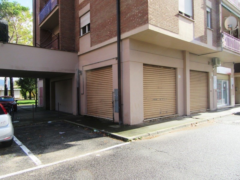 Immobile commerciale in Vendita a Aquino, zona via Mazzaroppi, 29'000€, 70 m²