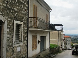 Casa Indipendente in Vendita a Roccasecca, zona via San Francesco, 33'000€, 70 m²