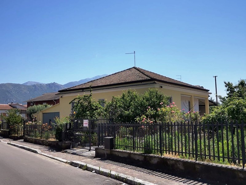 Appartamento in Vendita a Roccasecca, zona via Rivolta, 165'000€, 120 m²