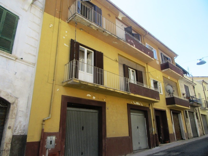 Appartamento in Vendita a Roccasecca, zona via Santa Maria Nuova, 79'000€, 150 m²