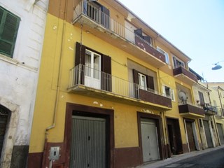 Appartamento in Vendita a Roccasecca, zona via Santa Maria Nuova, 79'000€, 150 m²
