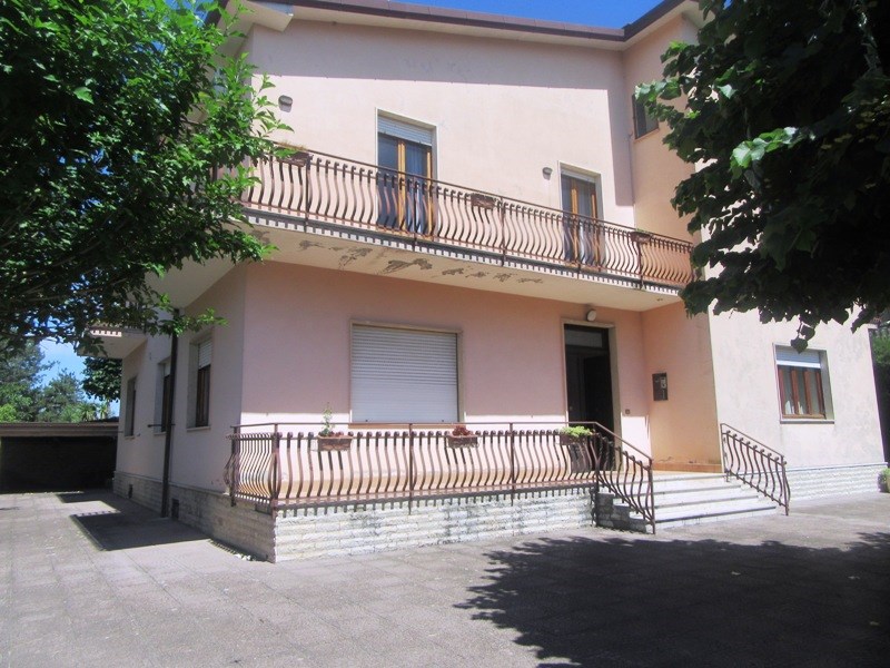 Villa in Vendita a Roccasecca, zona via Piave, 250'000€, 300 m²