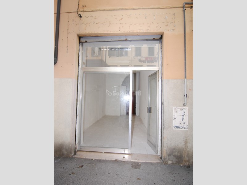Capannone in Affitto a Livorno, zona Garibaldi, 350€, 22 m²
