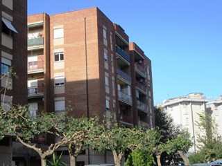 Appartamento in Vendita a Aquino, zona via Mazzaroppi, 65'000€, 90 m²