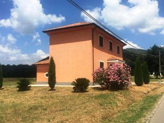 Casale in Vendita a Roccasecca, zona via Nevali, 175'000€, 200 m²