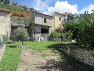 Rustico in Vendita a Roccasecca, zona Via S. M. Nuova, 33'000€, 70 m²