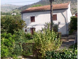 Casa Indipendente in Vendita a Colfelice, zona via Casilina, 89'000€, 160 m²