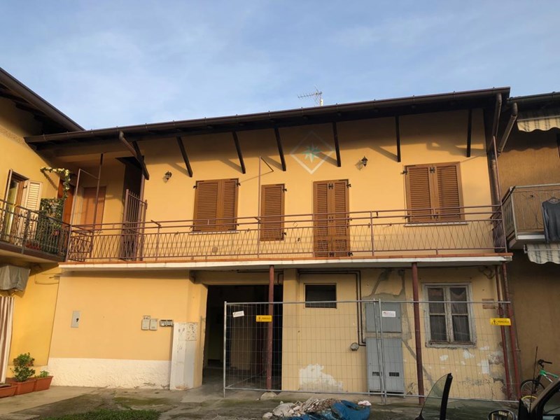 Bilocale in Vendita a Madone, zona centro, 40'000€, 43 m²