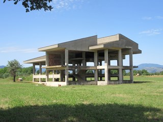 Rustico in Vendita a Roccasecca, zona via Volturno, 140'000€, 400 m²