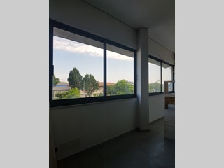 Ufficio in Affitto a San Donà di Piave, zona SAN DONA' DI PIAVE ZONA ARTIGIANALE, 600€, 130 m²