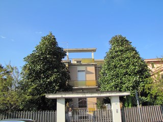 Villa in Vendita a Roccasecca, zona via Risorgimento, 215'000€, 250 m²