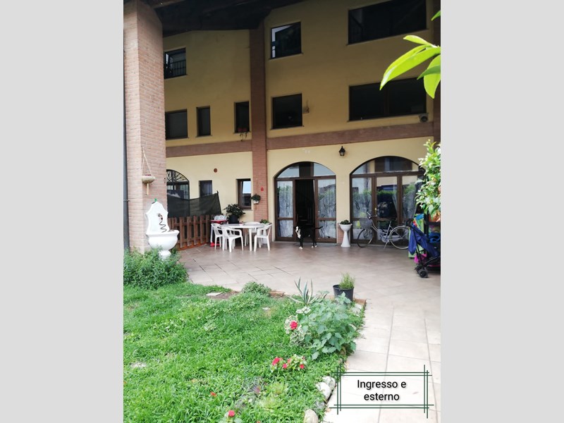 Villetta a schiera in Affitto a Castel Gabbiano, 460€, 190 m², arredato, con Box