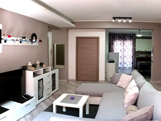 Quadrilocale in Vendita a Aci Catena, zona Via IV Novembre, 162'000€, 105 m²