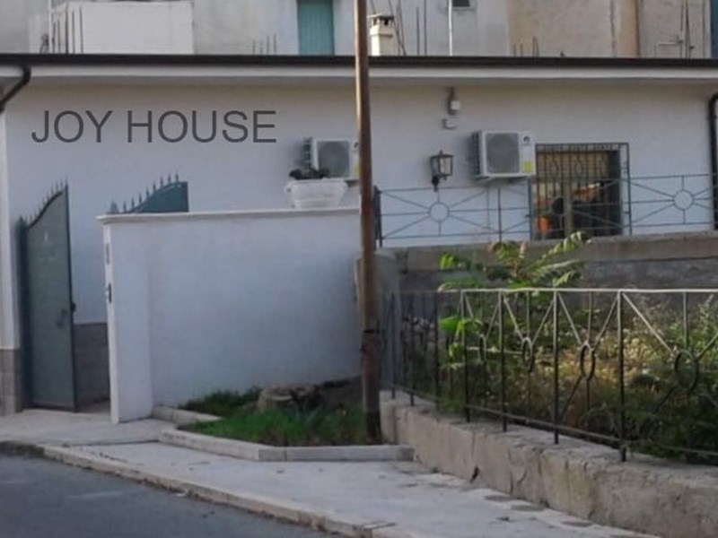 Casa Indipendente in Affitto a Marina di Gioiosa Ionica, zona Centro, 1'000€, 120 m², arredato