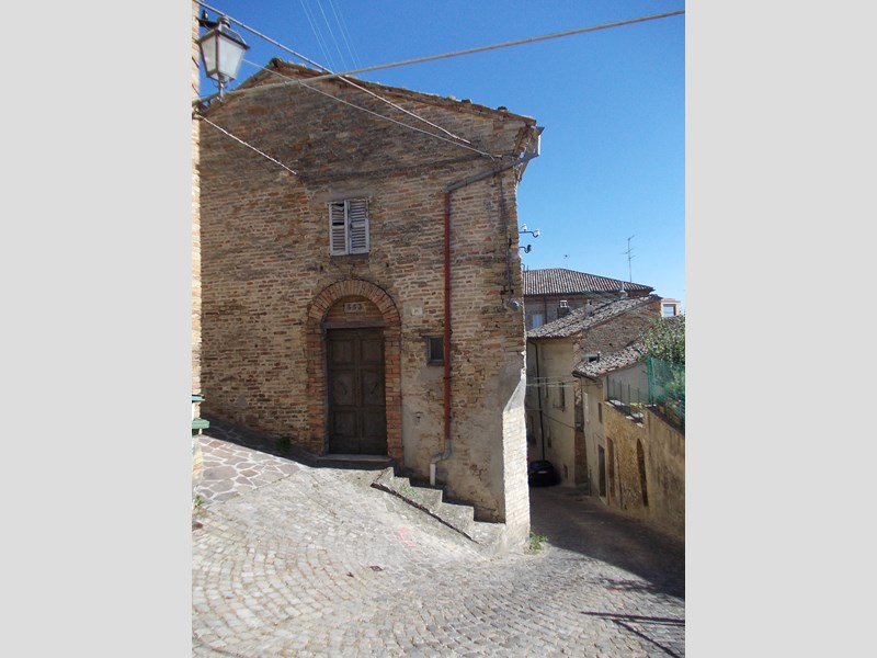 Casa Indipendente in Vendita a Montegiorgio, zona Centro storico, 50'000€, 210 m²